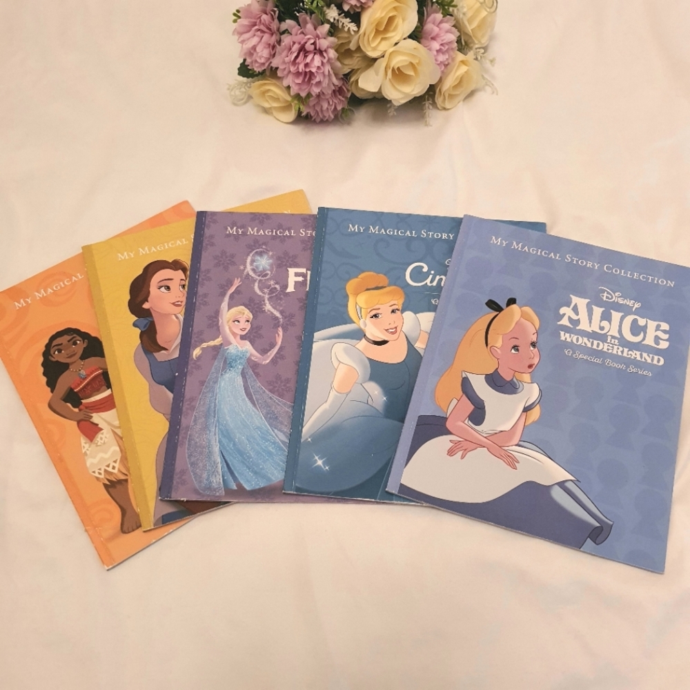 Disney Books x 5 - Picture 1 of 8